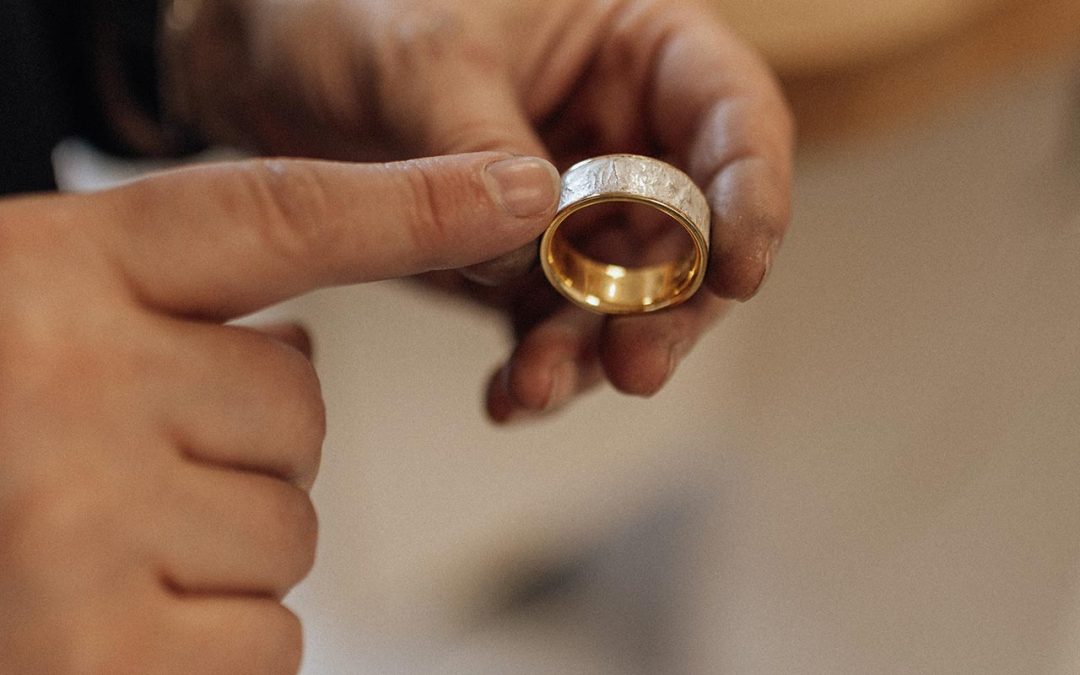 Gold. Schmuck. Feingefühl.